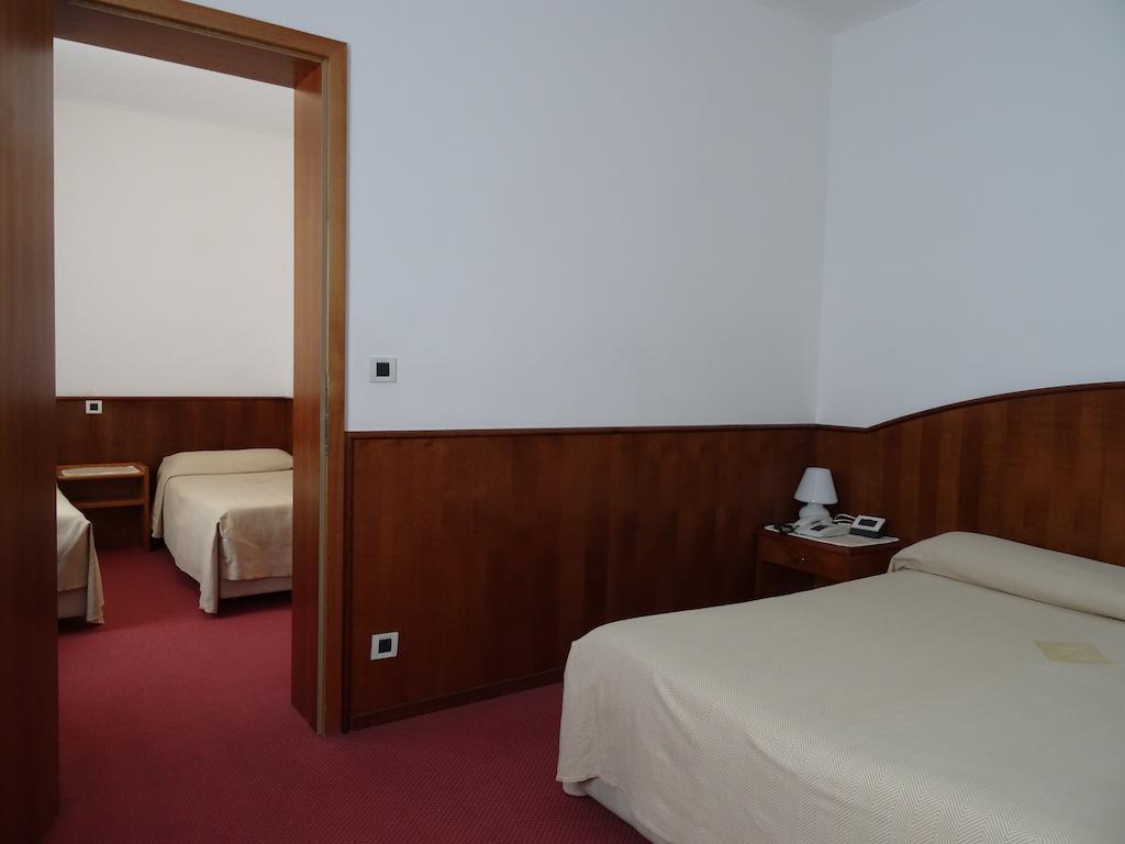 Hotel Roma Cividale Del Friuli Room photo